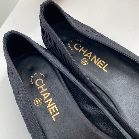 Chanel *Authentic* Interlocking CC Logo Black Crinkle Flats Size Euro 39 - Picture 4 of 14